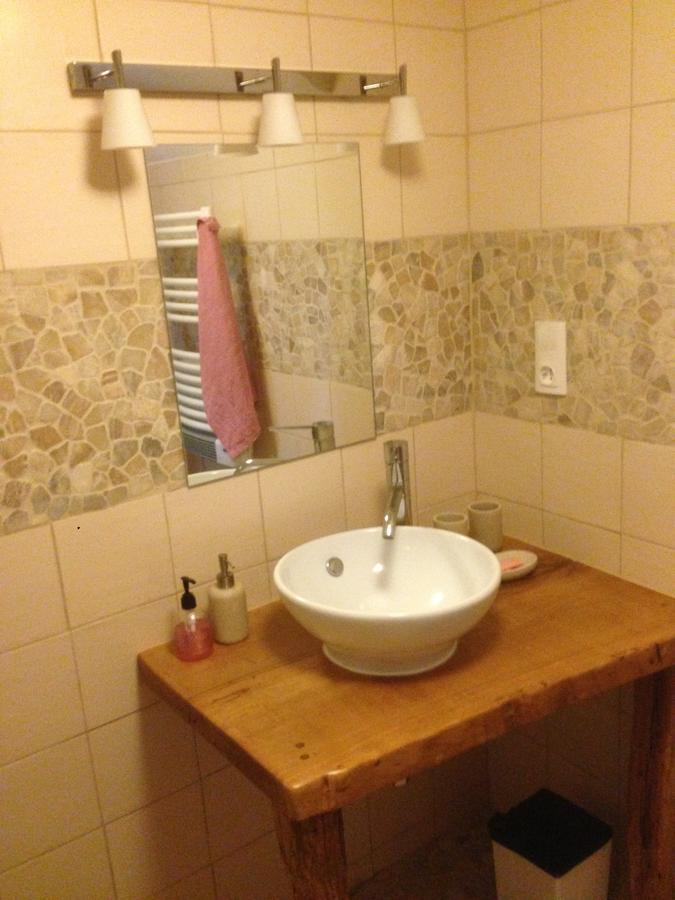 Lo Petit Cretsou Bed and Breakfast Simeyrols Buitenkant foto