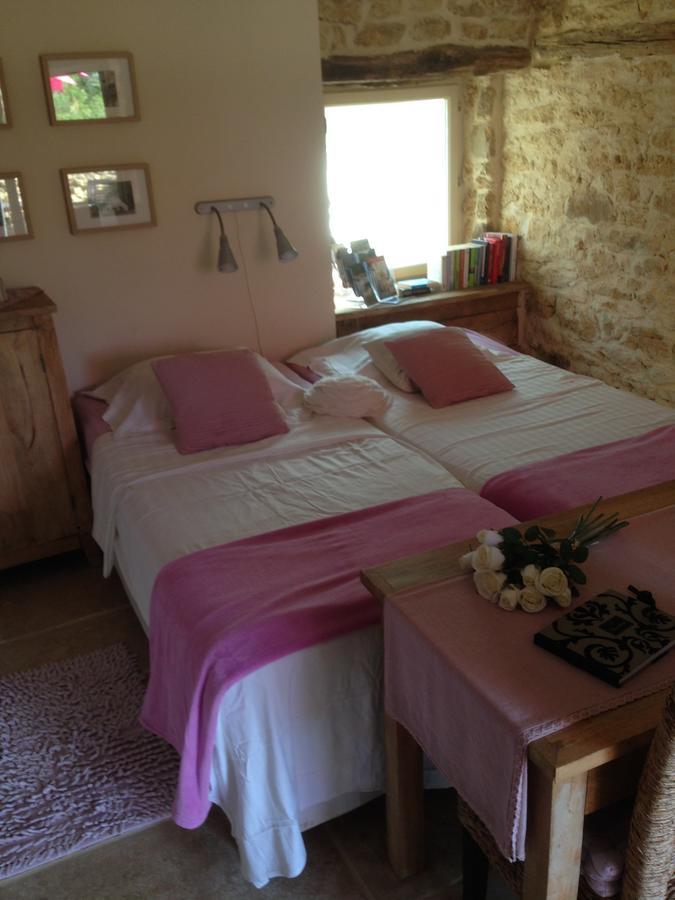 Lo Petit Cretsou Bed and Breakfast Simeyrols Buitenkant foto