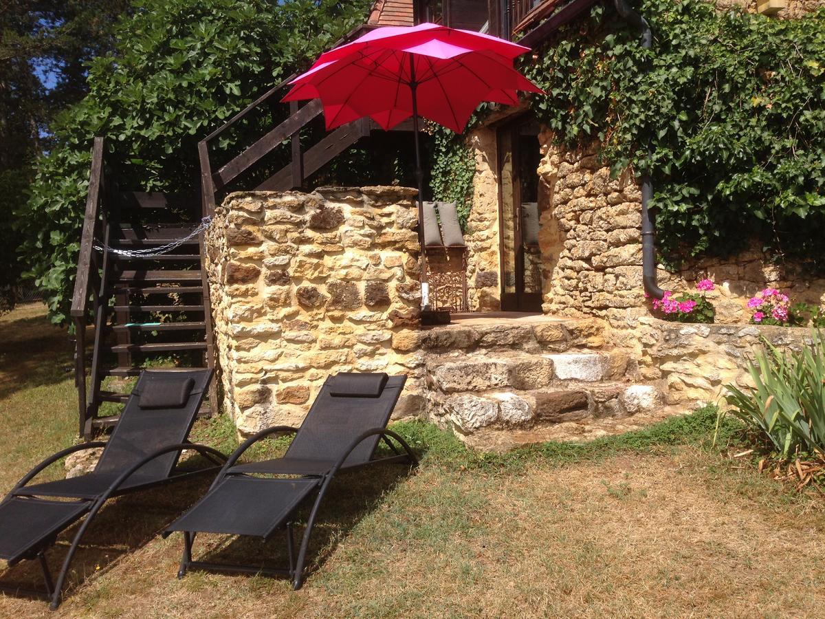 Lo Petit Cretsou Bed and Breakfast Simeyrols Buitenkant foto