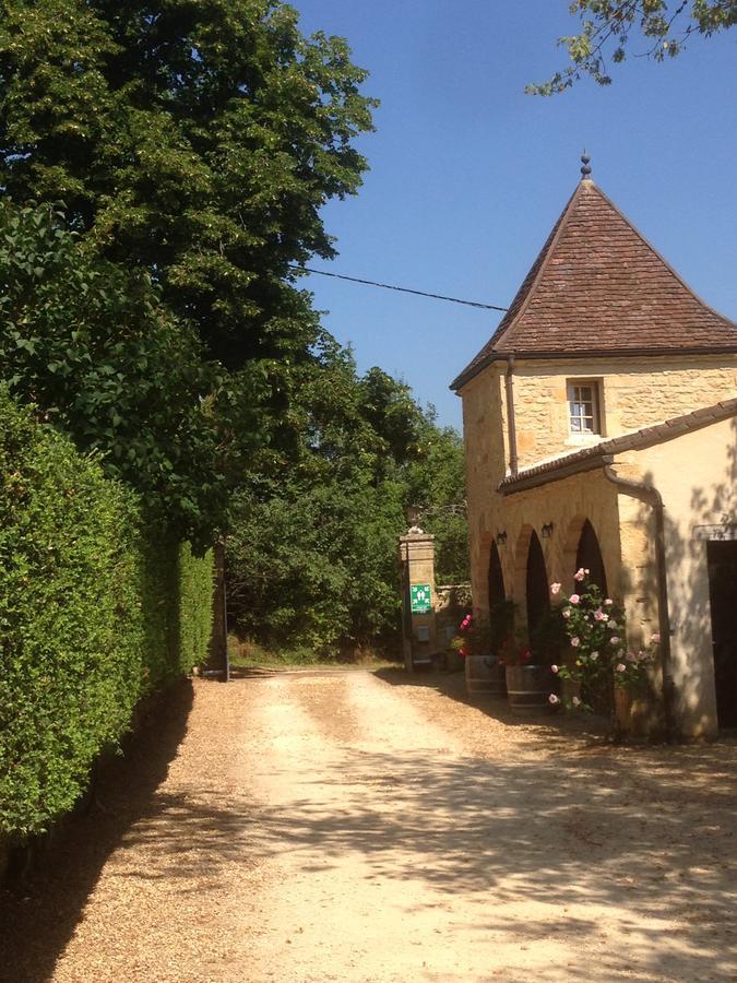 Lo Petit Cretsou Bed and Breakfast Simeyrols Buitenkant foto